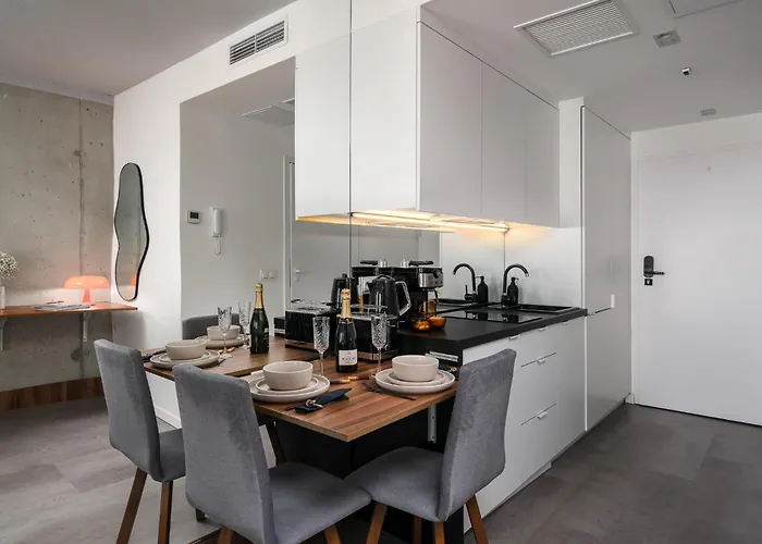 Wroc'love By Me &302 Legnicka Self Check-in 24h & Lift & Air Conditioning Апартаменты